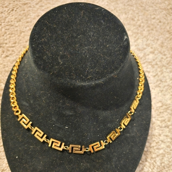 21kgp Dubai Jewelery- Elegant Gold Necklace - Picture 1 of 6